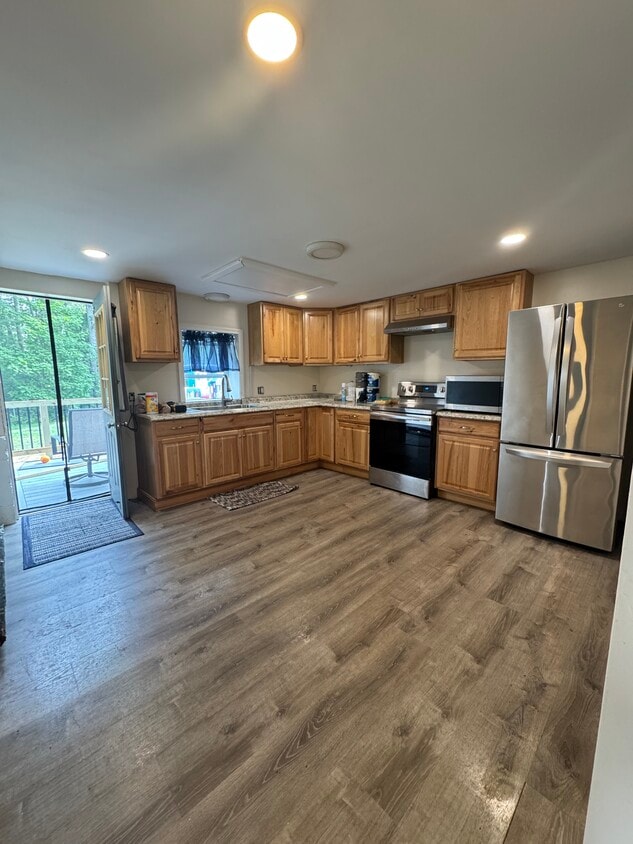 Kitchen - 175 Johnson St