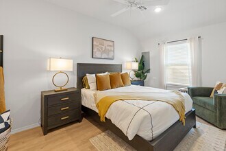 Building Photo - Chisholm Pointe