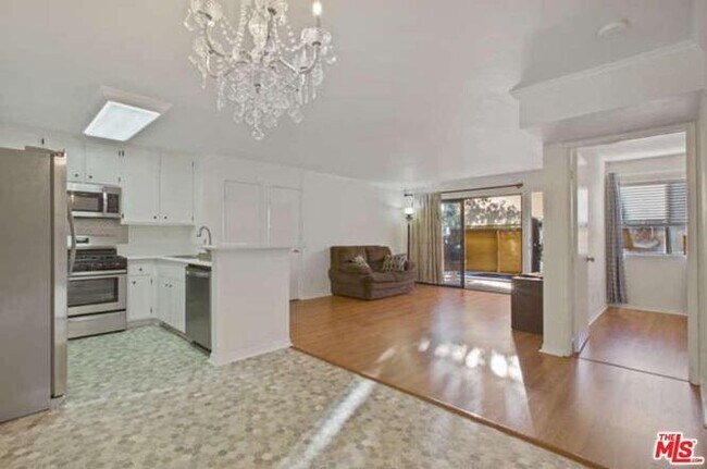 Open floor plan. - 18752 Mandan St #1001