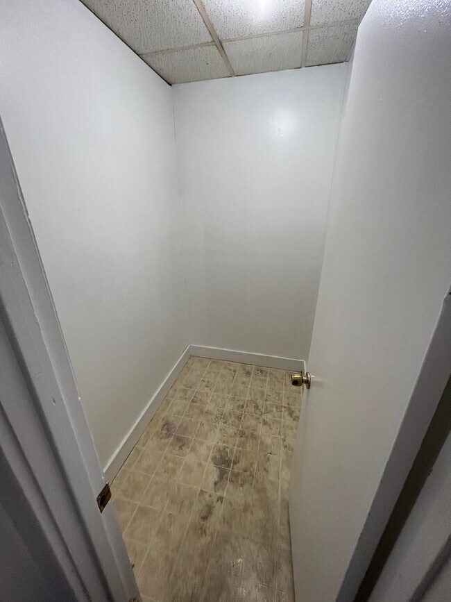 Foto del edificio - 157 W Hollis St