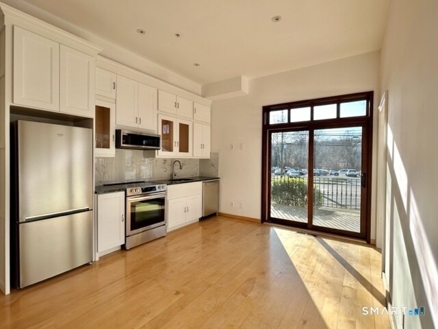 Foto del edificio - 2 Hollyhock Rd