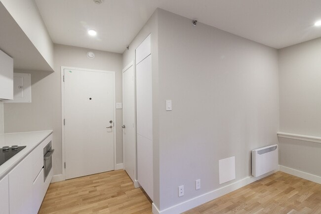 Building Photo - 3455 Rue Aylmer
