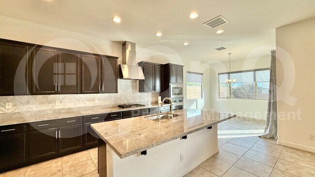 Building Photo - 3305 E Cashman Dr