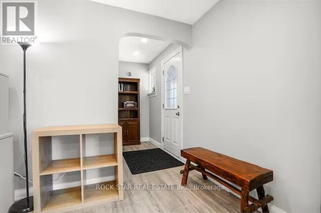 Building Photo - 102 Kribs St