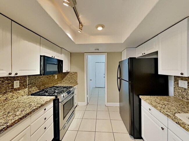 Foto del edificio - 1621 NE 56th St