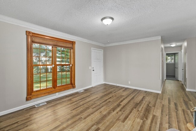 Building Photo - 540 Humes Ln
