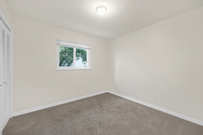 Building Photo - One level home Crockett, magnificent VIEWS
