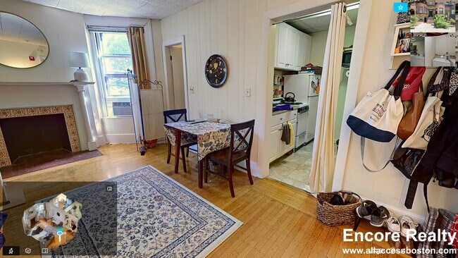 Building Photo - 1063 Beacon St