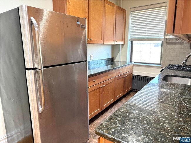 Building Photo - 58 Broad St