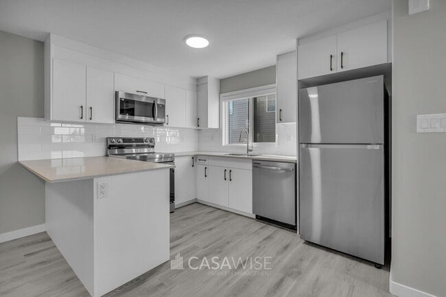 Photo du bâtiment - 13541-13570 70 St NW