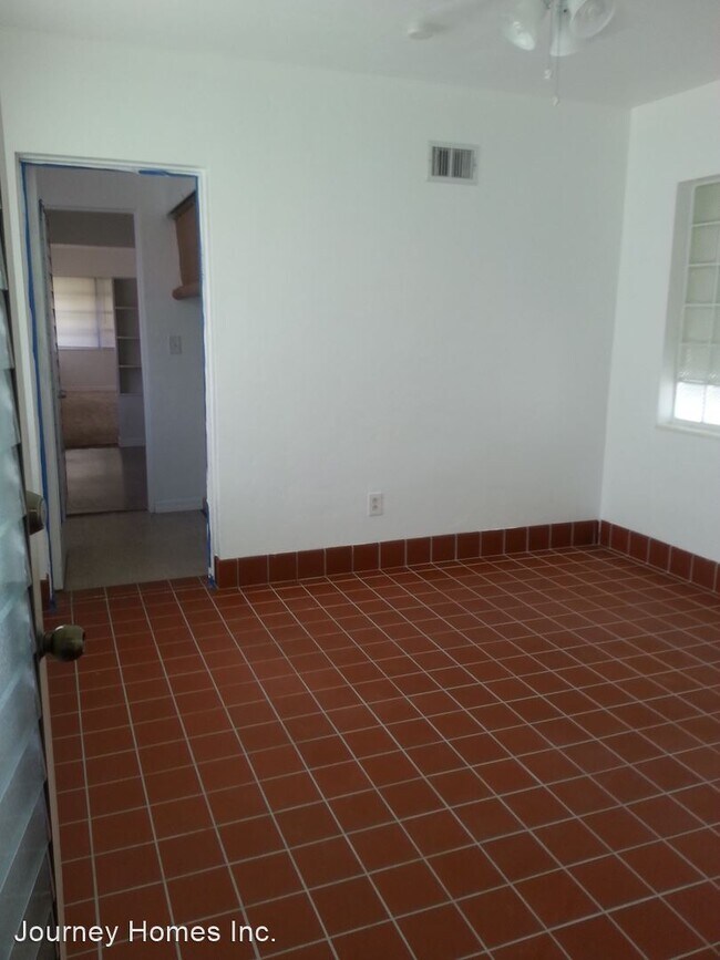 Foto del edificio - 2 br, 1 bath House - 501 62nd Ave South