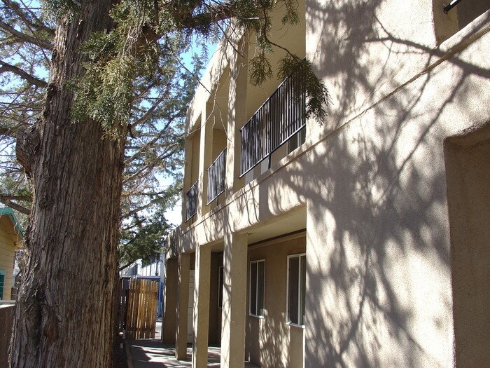 Primary Photo - 205 Vassar Dr SE