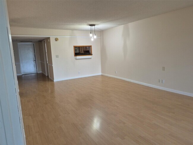 Foto del edificio - 3151 S Palm Aire Dr