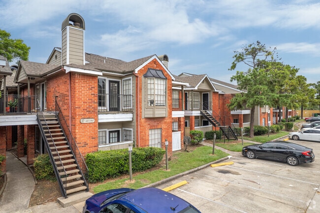700 Dunson Glen Dr - Green Tree Place