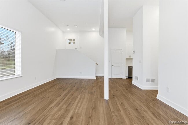 Foto del edificio - 2503 W Forest Ave