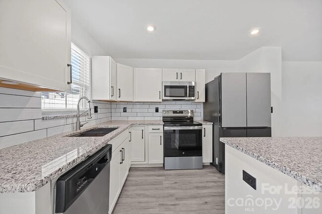 Building Photo - 1820 Hooper Court