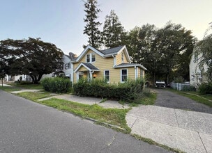 Building Photo - 863 Briarwood Ave