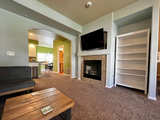 Foto del edificio - Beautiful 2 Bed 2.5 Bath Condo Near Observ...