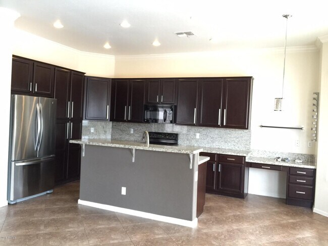 Foto del edificio - 853 W Raven Dr