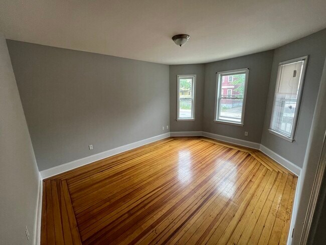 Foto del edificio - 174 Woodrow Ave