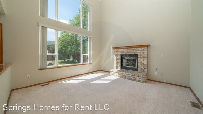 Foto del edificio - 5 br, 4 bath House - 4730 Holister Ct