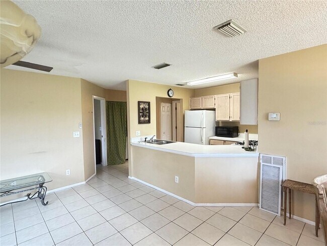 Foto del edificio - 8402 Waterview Way