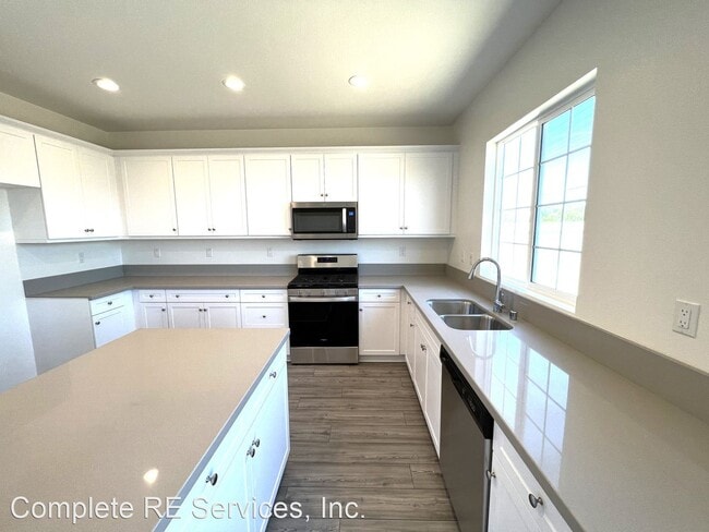 Building Photo - 4 br, 3 bath House - 9630 Honeyberry Ln.