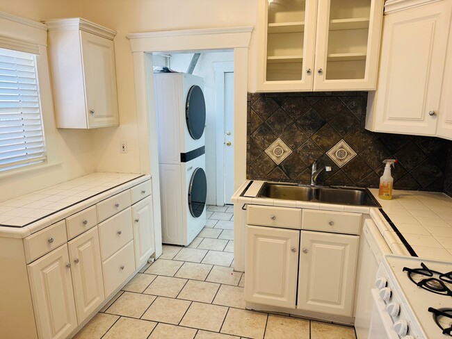 Building Photo - Pine and 9th Executive Suites, LLC