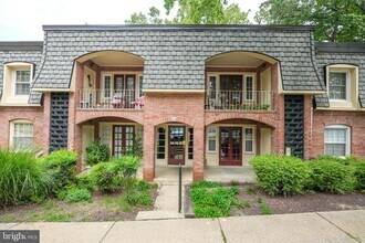 Building Photo - 8229 Kings Charter Ln
