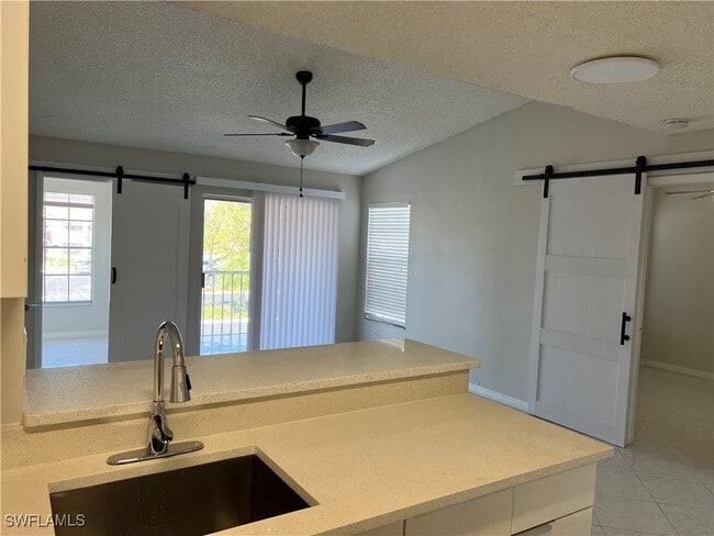 Building Photo - 153 Santa Clara Dr