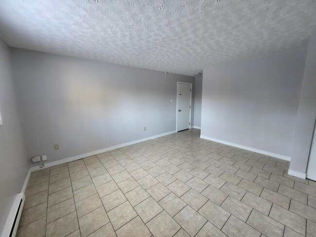 Building Photo - 17 Scott Ave