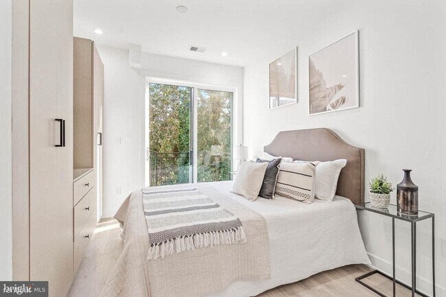 Foto del edificio - 2 br, 2 bath Condo - 212 Varnum Street Nor...