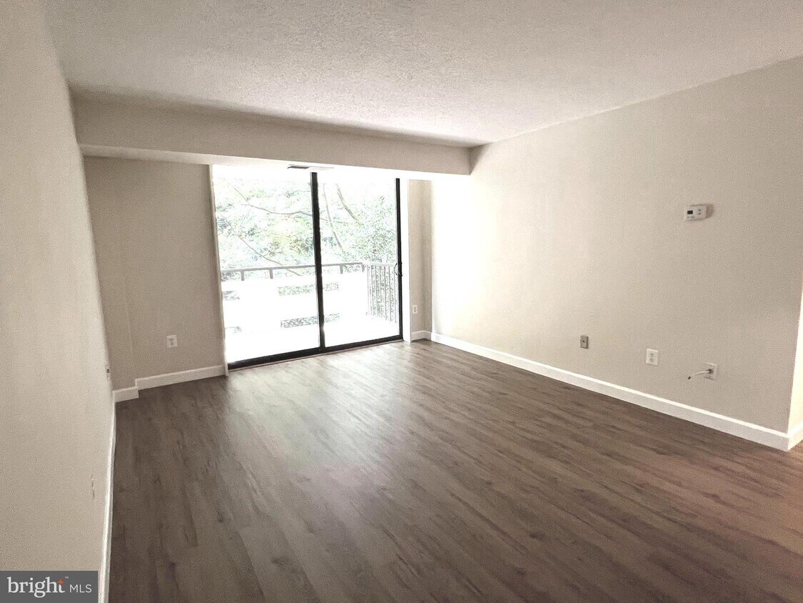 Foto principal - 1808 Old Meadow Rd