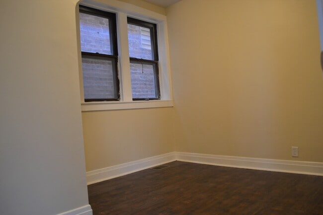 Building Photo - 3759 S Union Ave