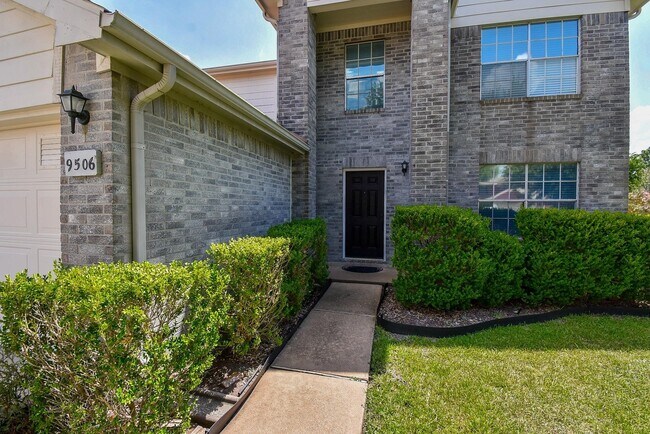 Foto del edificio - 9506 Tree Sparrow Ln