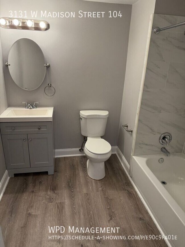 Foto del edificio - 3131 W Madison St