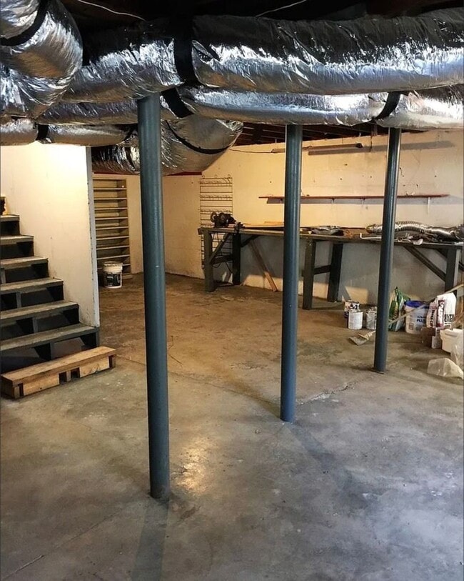 Building Photo - Sylvan Park!!