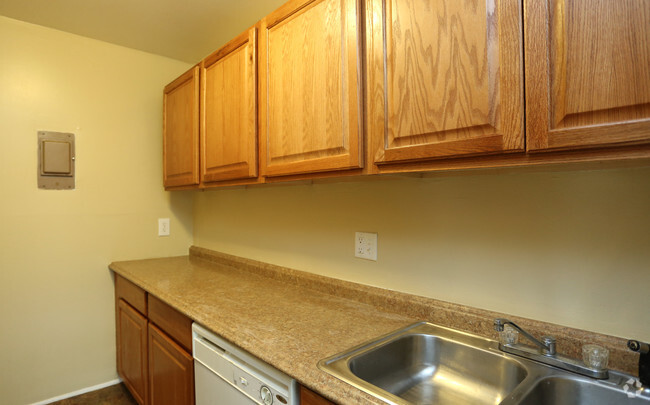 Kitchen - The Cliffs Apartments