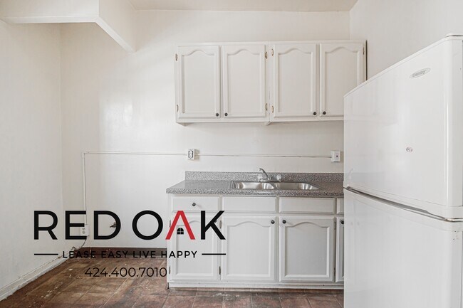 Foto del edificio - 443 S Catalina St