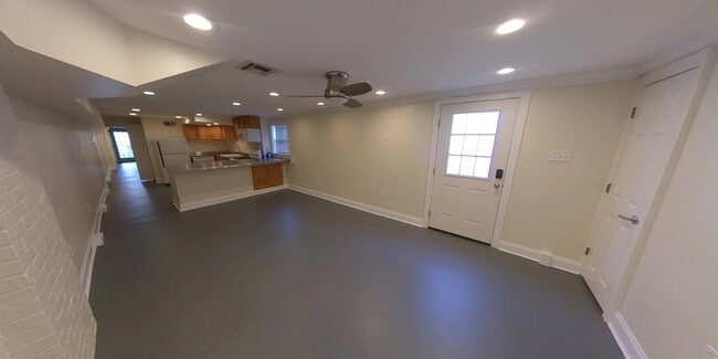 Living - 2300 Dante St