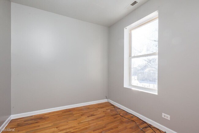 Foto del edificio - 913 N Lawndale Ave