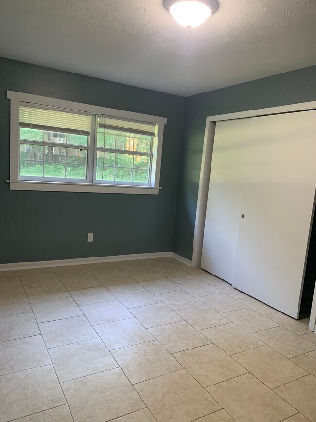 Building Photo - 3135 SW 42nd Pl