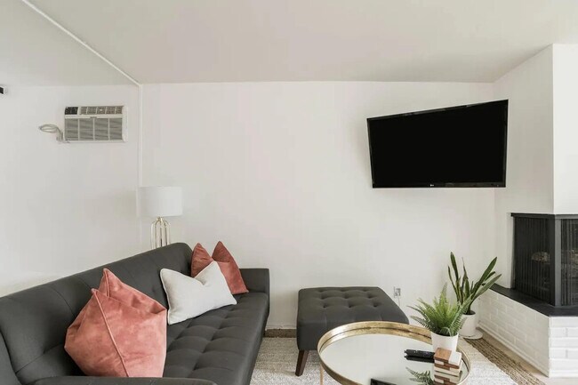 Foto del edificio - 1773 Torrance St