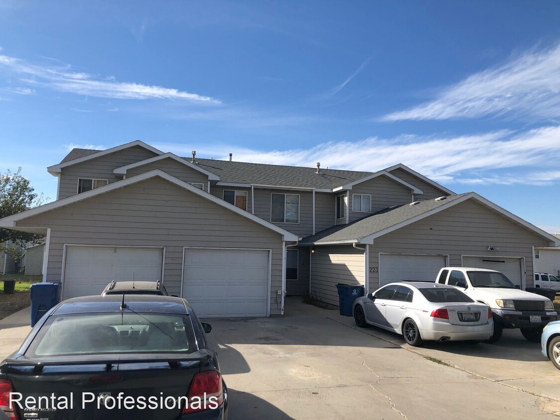Foto principal - 2 br, 1 bath House - 223 Spooner "C"