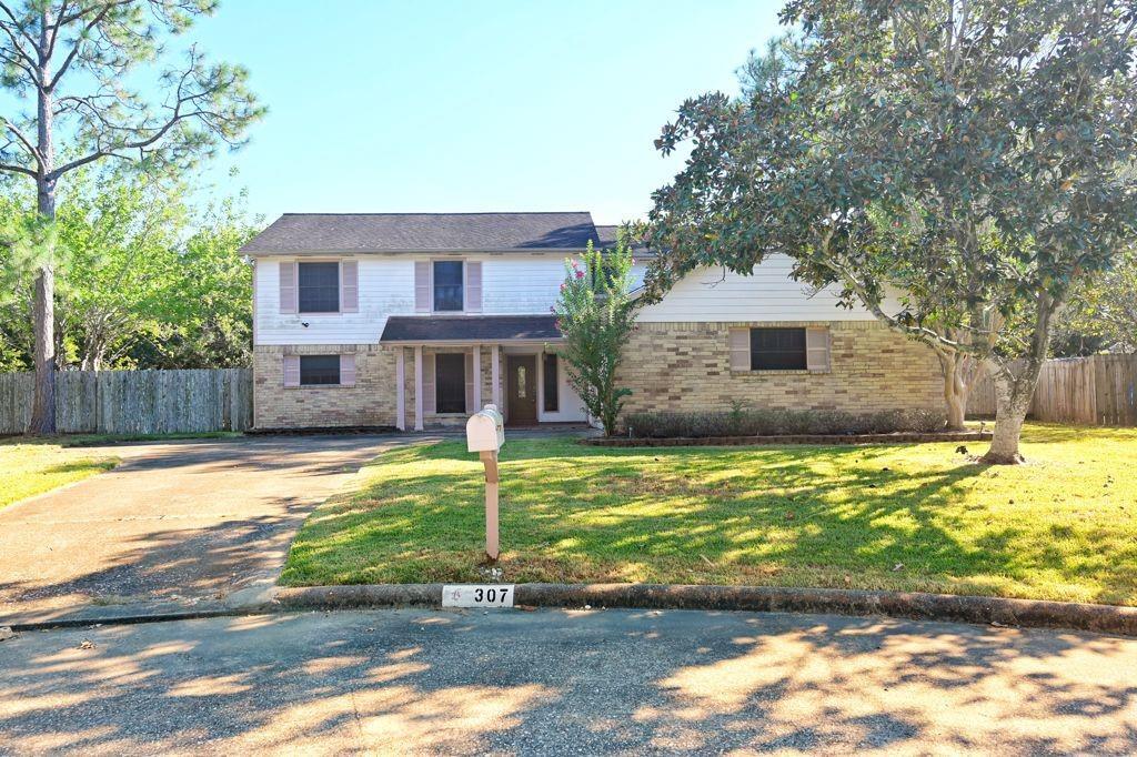 Foto principal - 307 Elmwood Cir