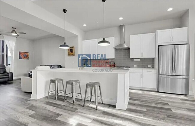 Foto del edificio - 7040 W Alaska Dr