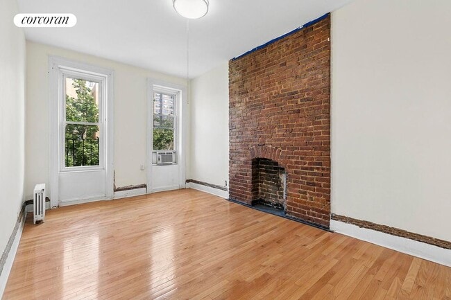 Building Photo - 423 E 84th St