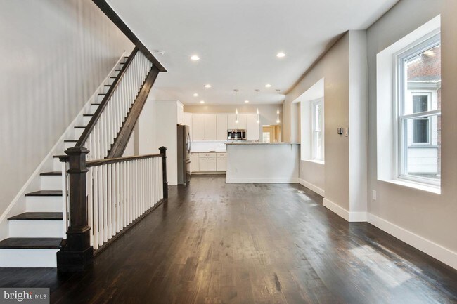 Foto del edificio - 5445 Ridge Ave