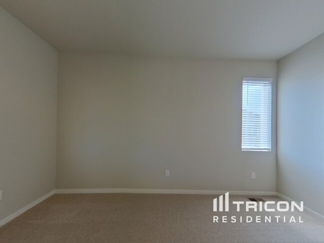 Foto del edificio - 3872 Ginkgo St