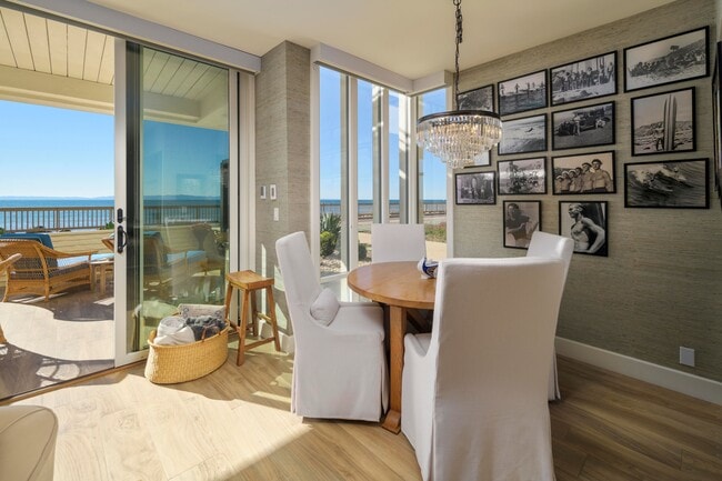 Building Photo - 1355 Plaza Pacifica